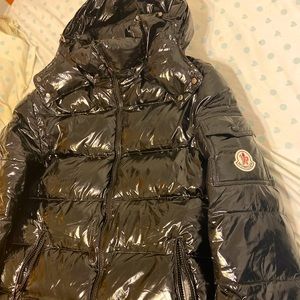 Moncler maya size 4